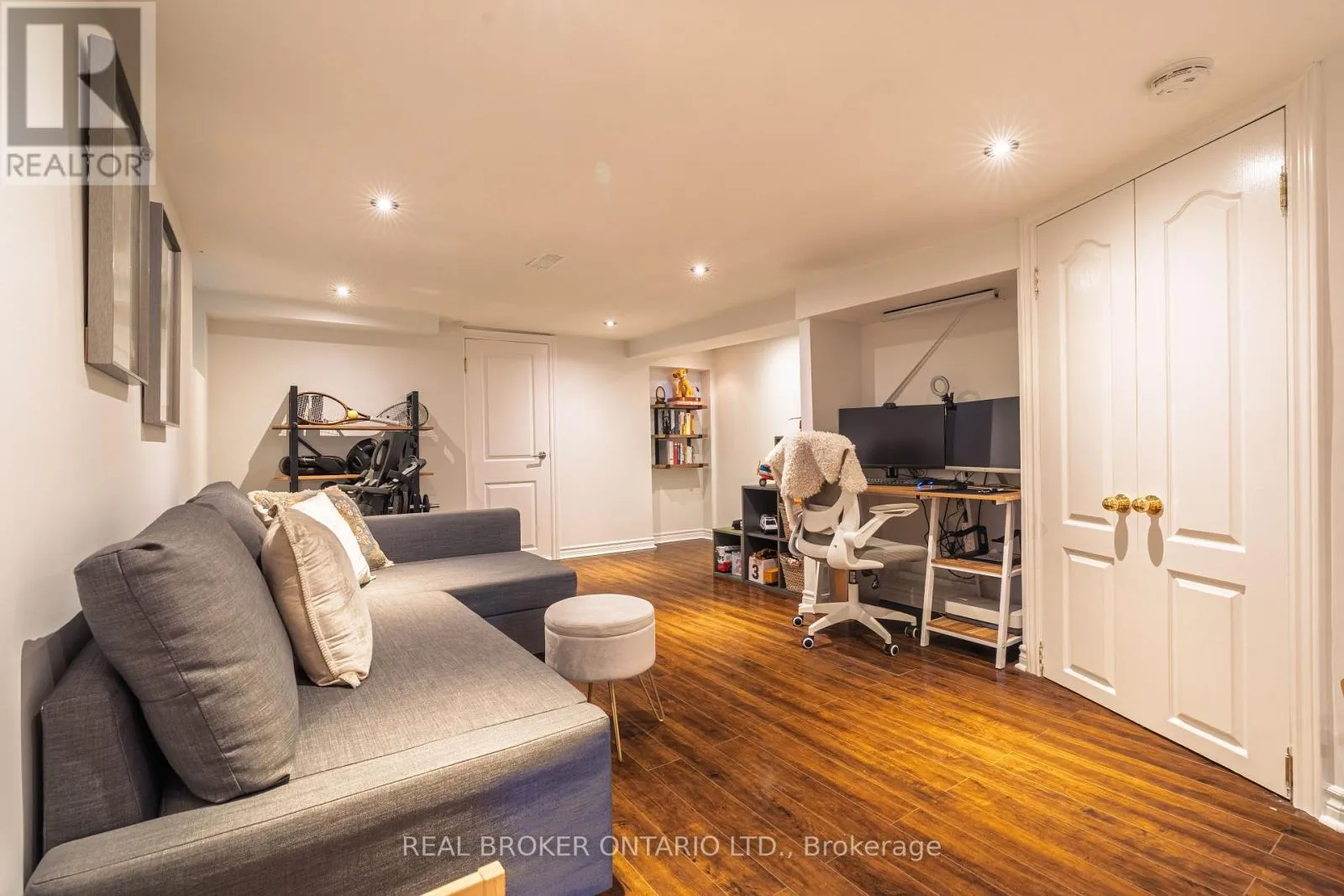 204 EARLSCOURT AVENUE W