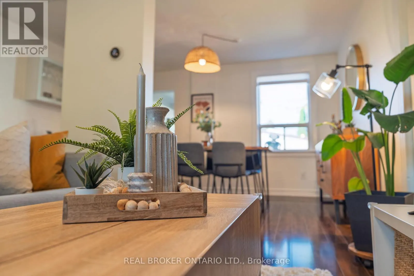 204 EARLSCOURT AVENUE W