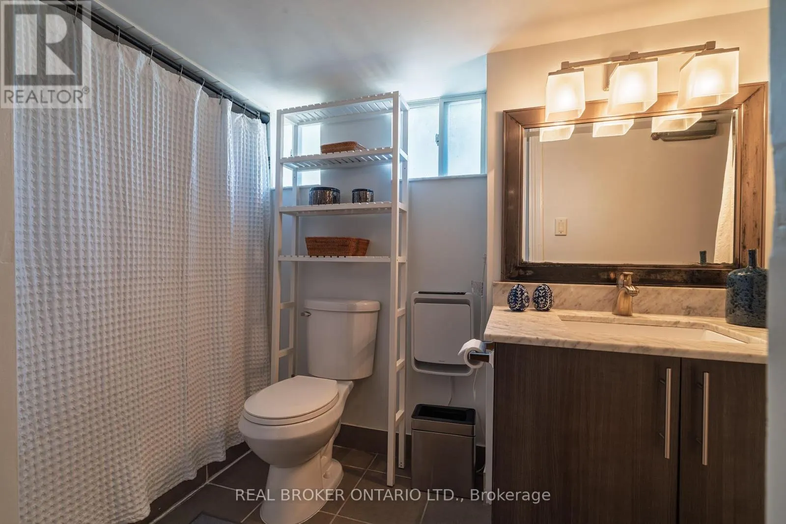 204 EARLSCOURT AVENUE W