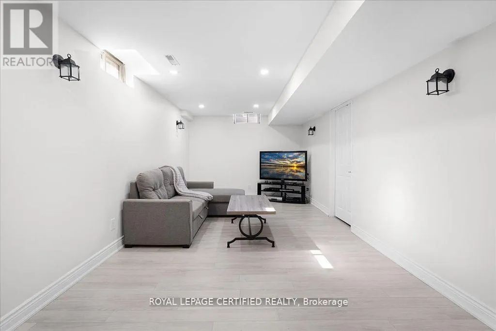 121 GENESEE DRIVE