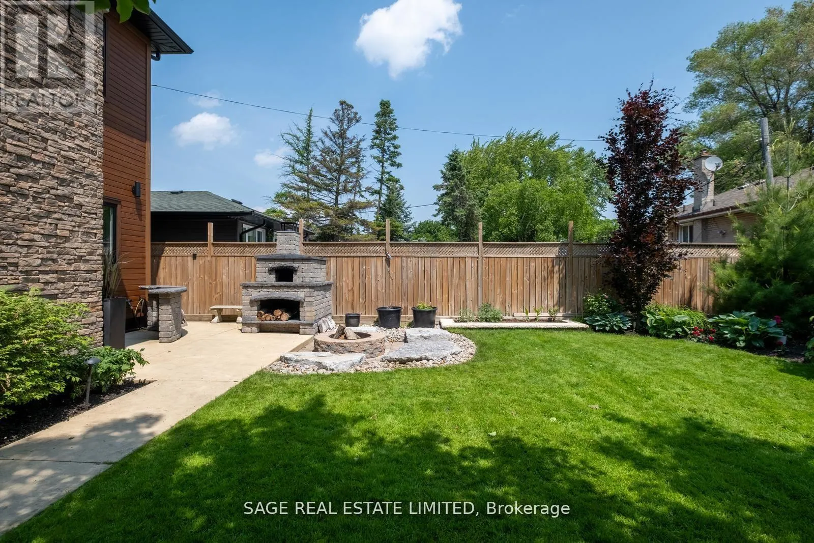 26 WELLESWORTH DRIVE