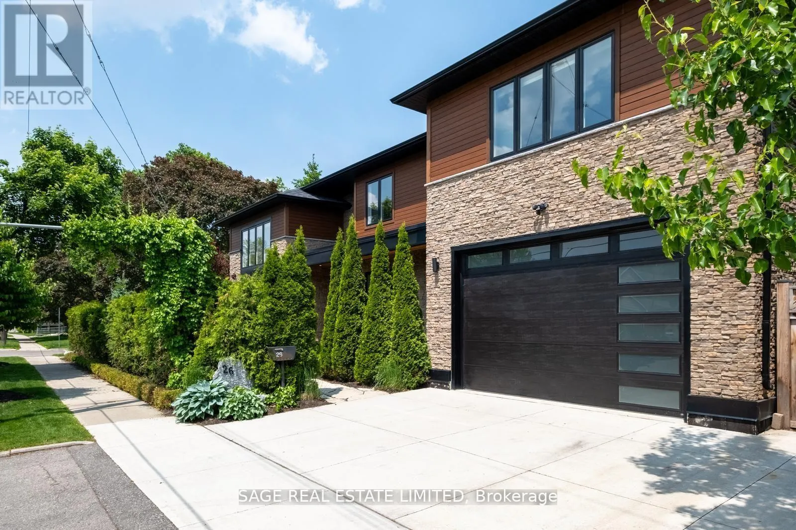 26 WELLESWORTH DRIVE
