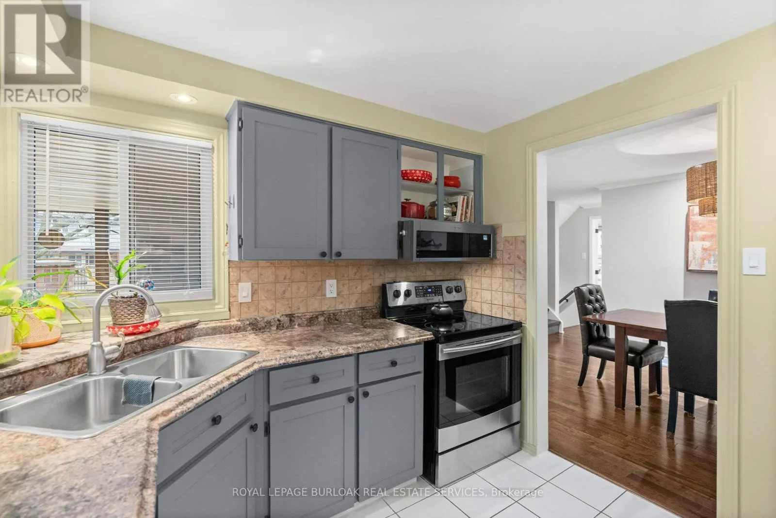 5 - 1508 UPPER MIDDLE ROAD