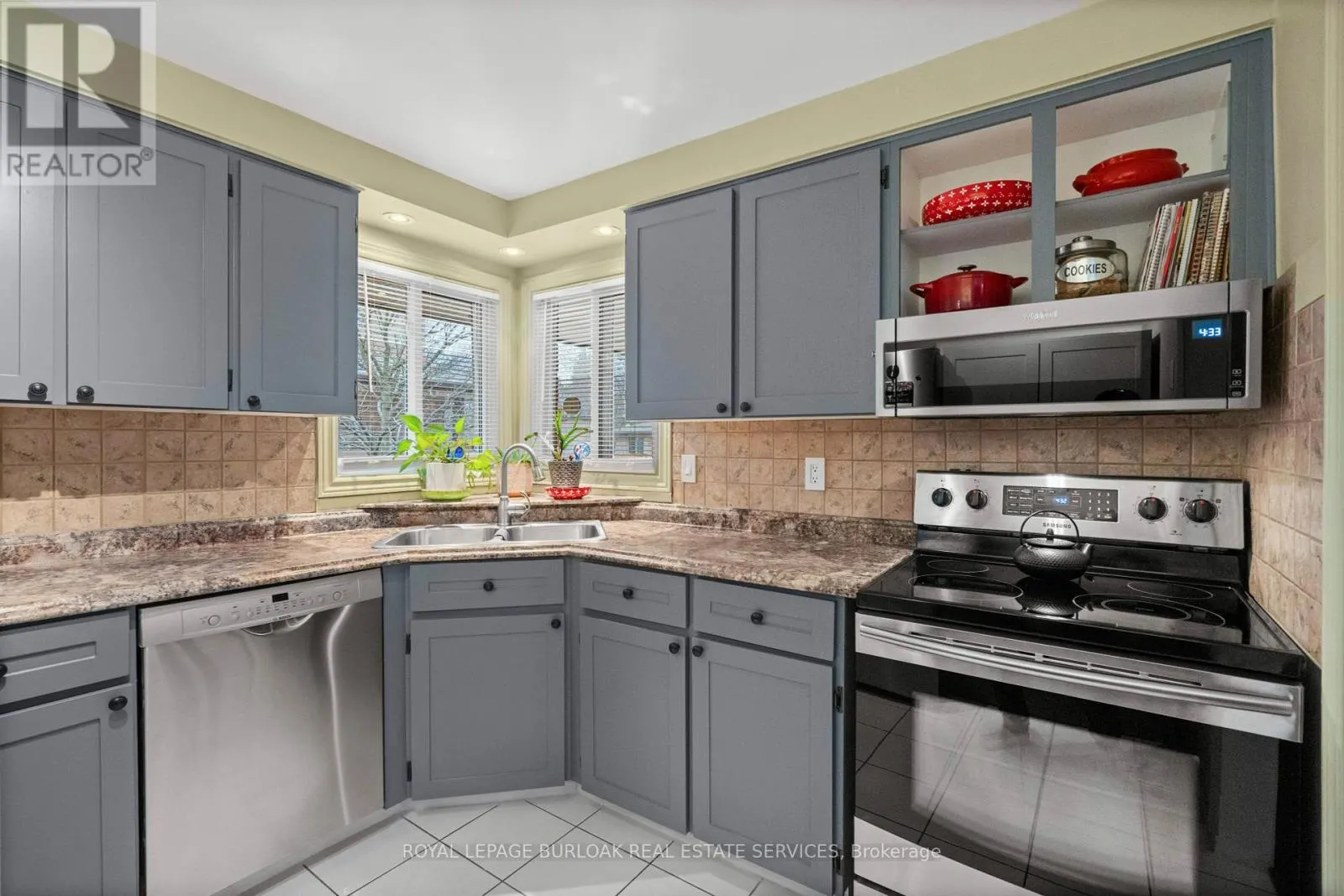 5 - 1508 UPPER MIDDLE ROAD