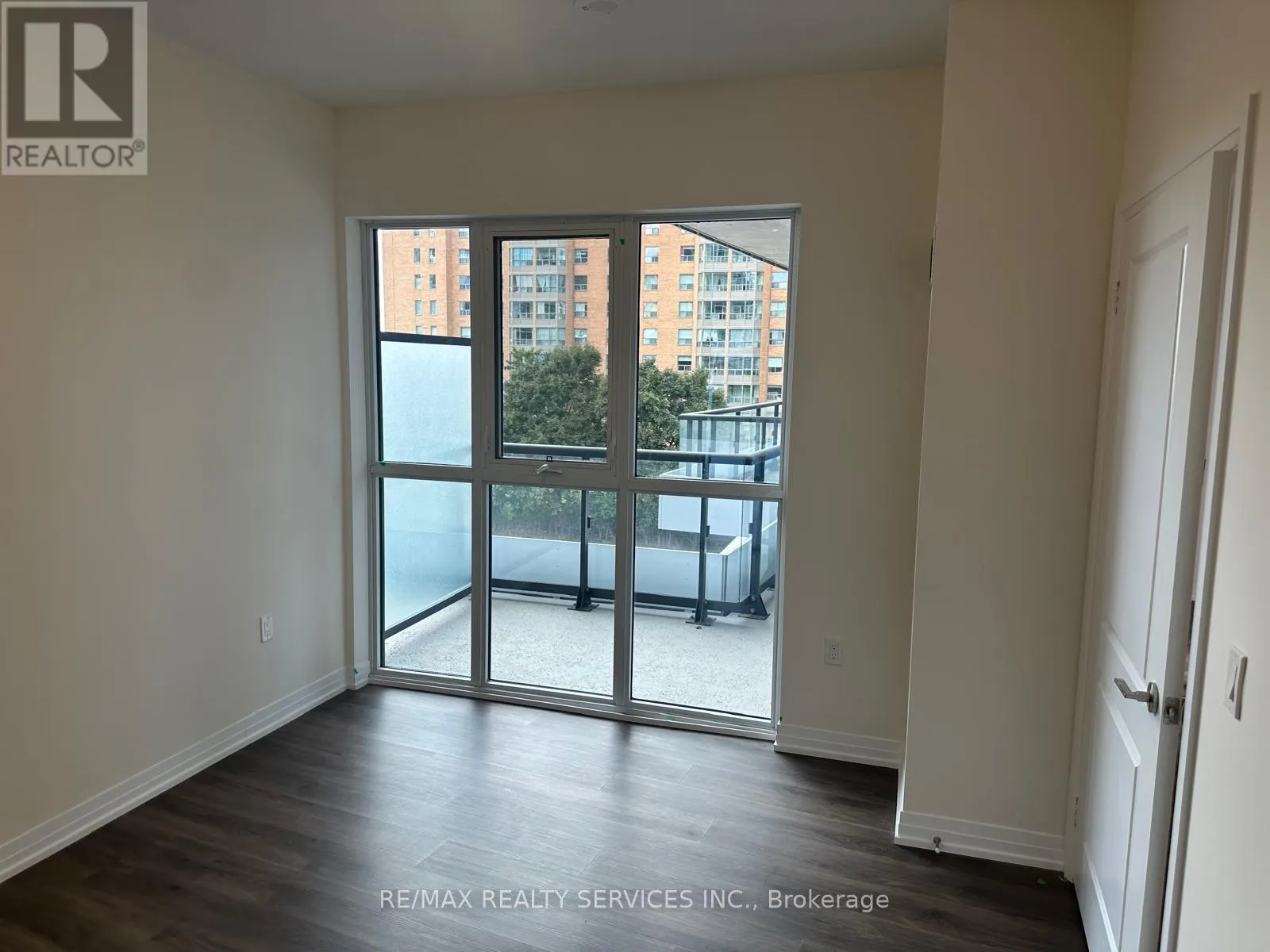 414 - 15 WATERGARDEN DRIVE