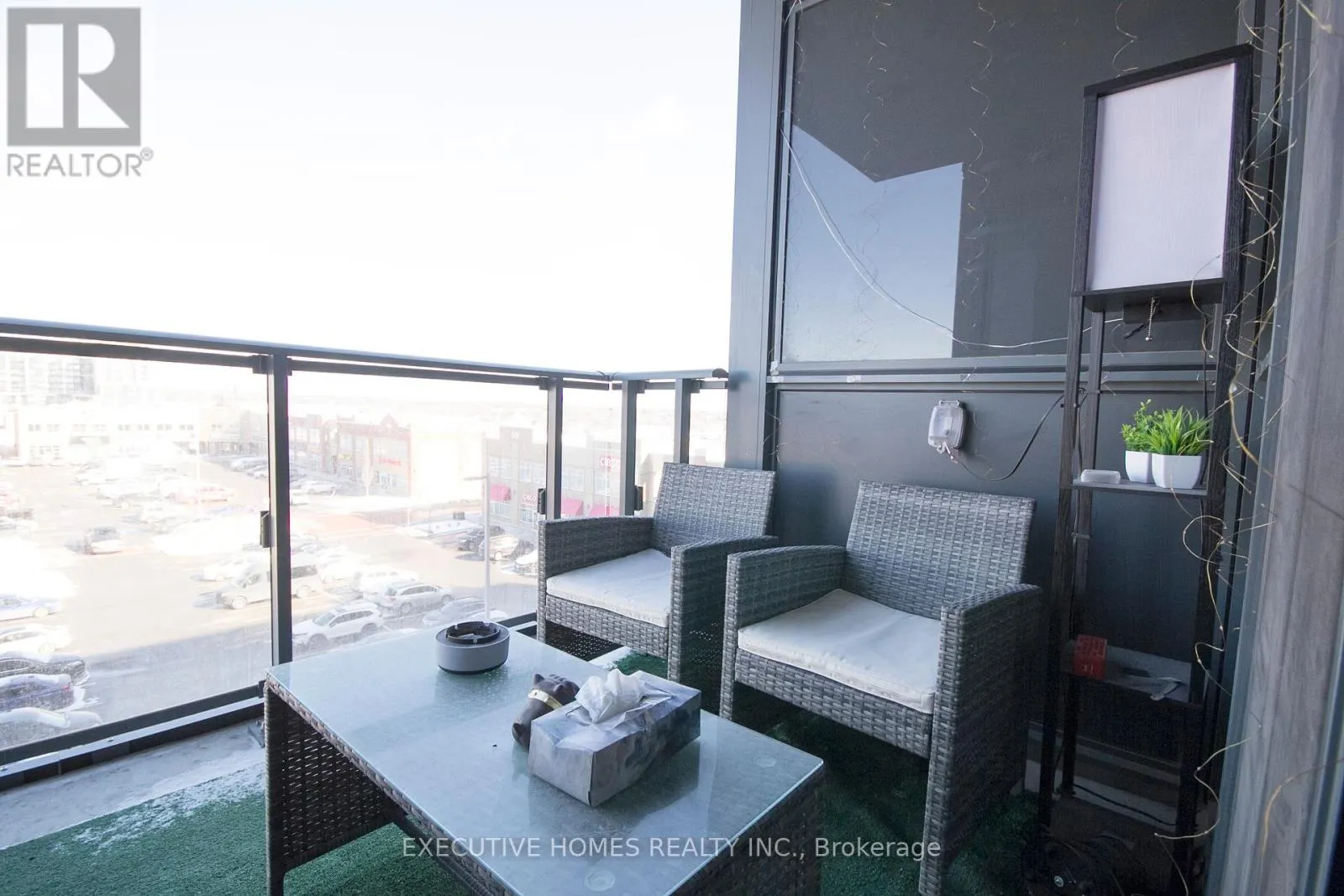 411 - 509 DUNDAS STREET