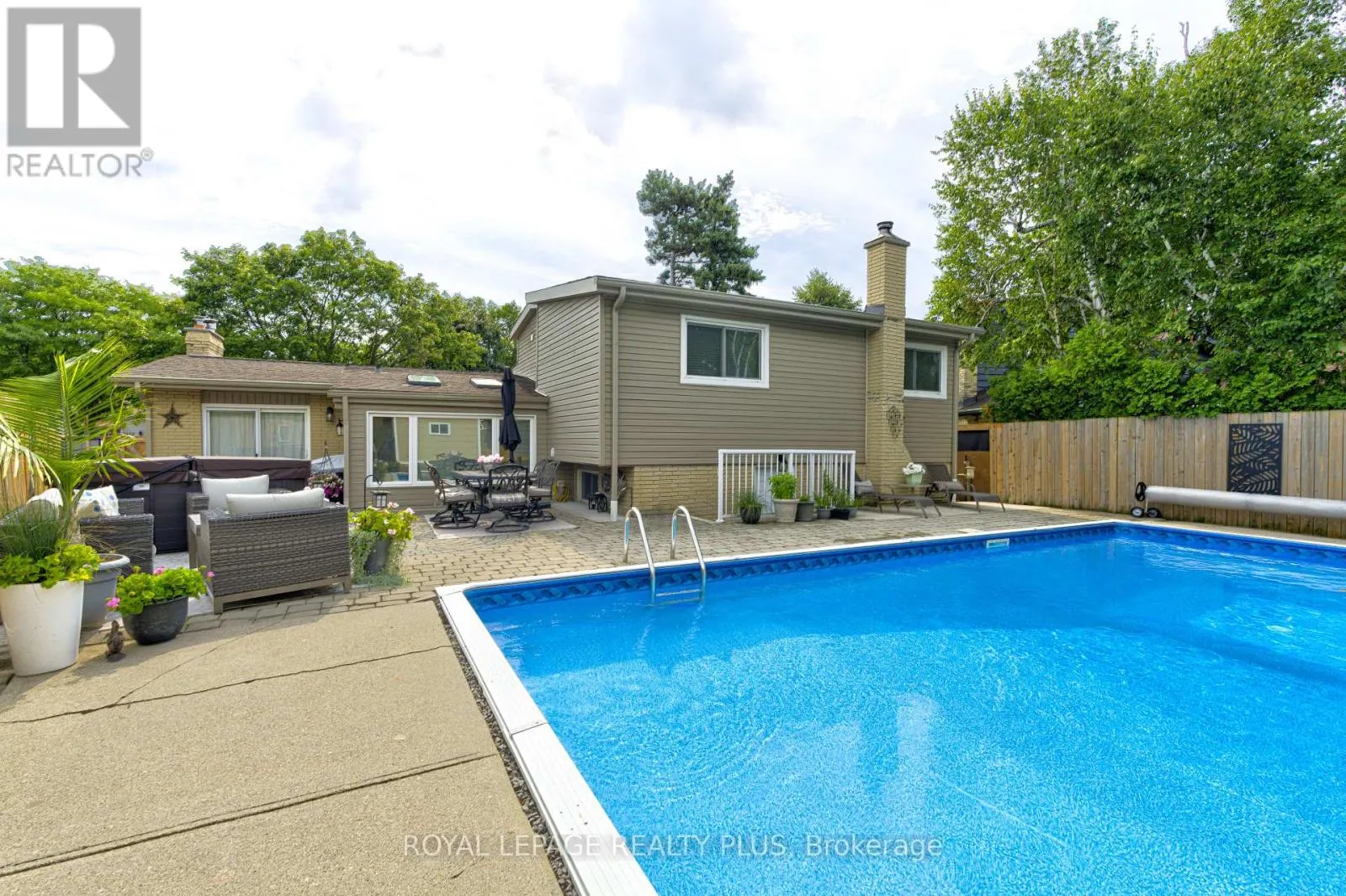 2063 CAVENDISH DRIVE
