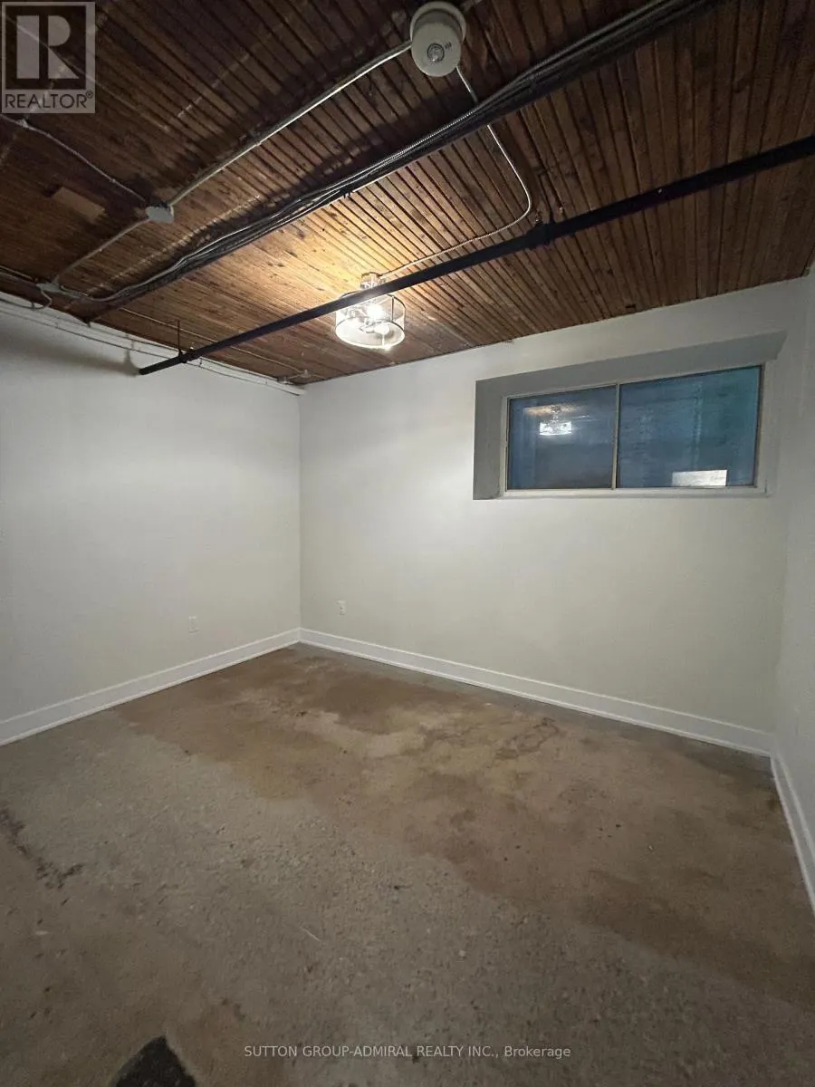 L102 - 34 NOBLE STREET