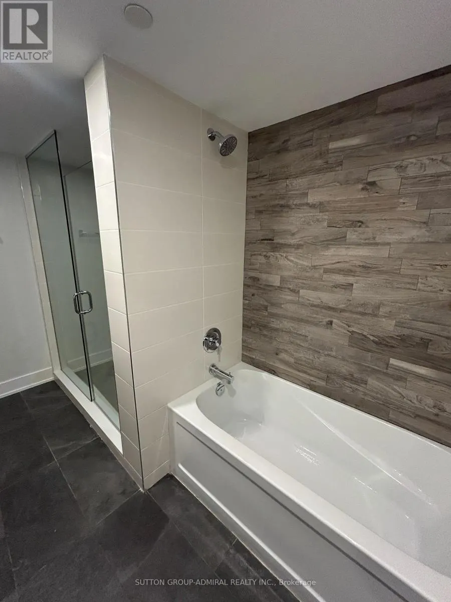 L102 - 34 NOBLE STREET