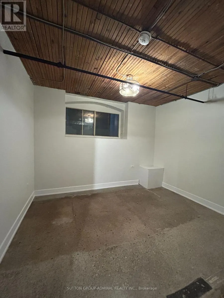 L102 - 34 NOBLE STREET