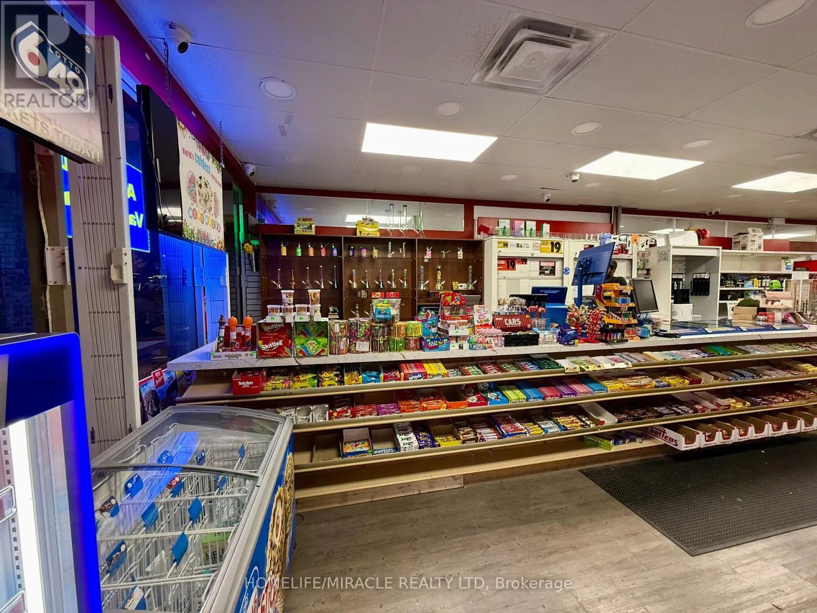 12 - 4099 ERIN MILLS PARKWAY