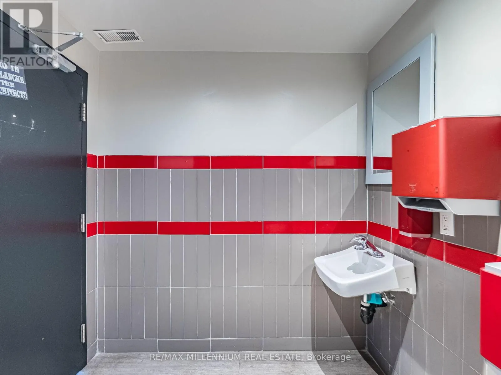 2905 EGLINTON AVENUE W