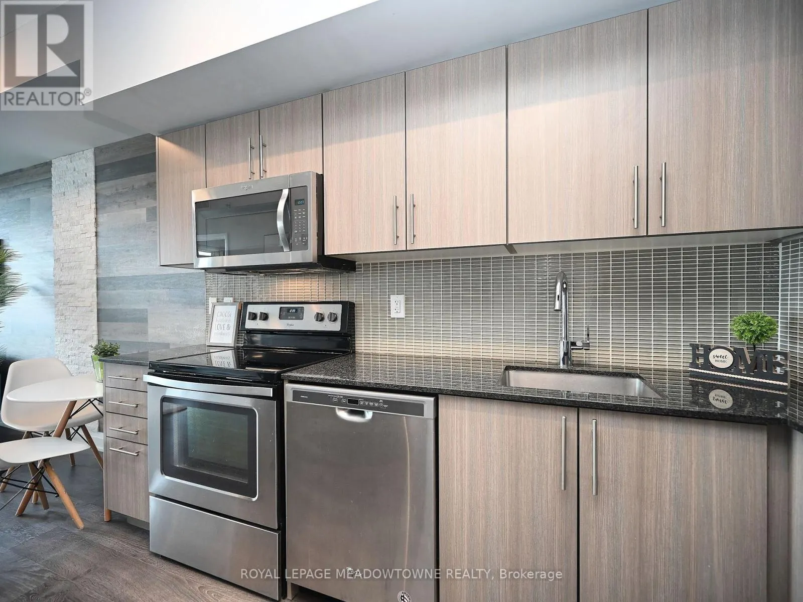 1210 - 55 SPEERS ROAD