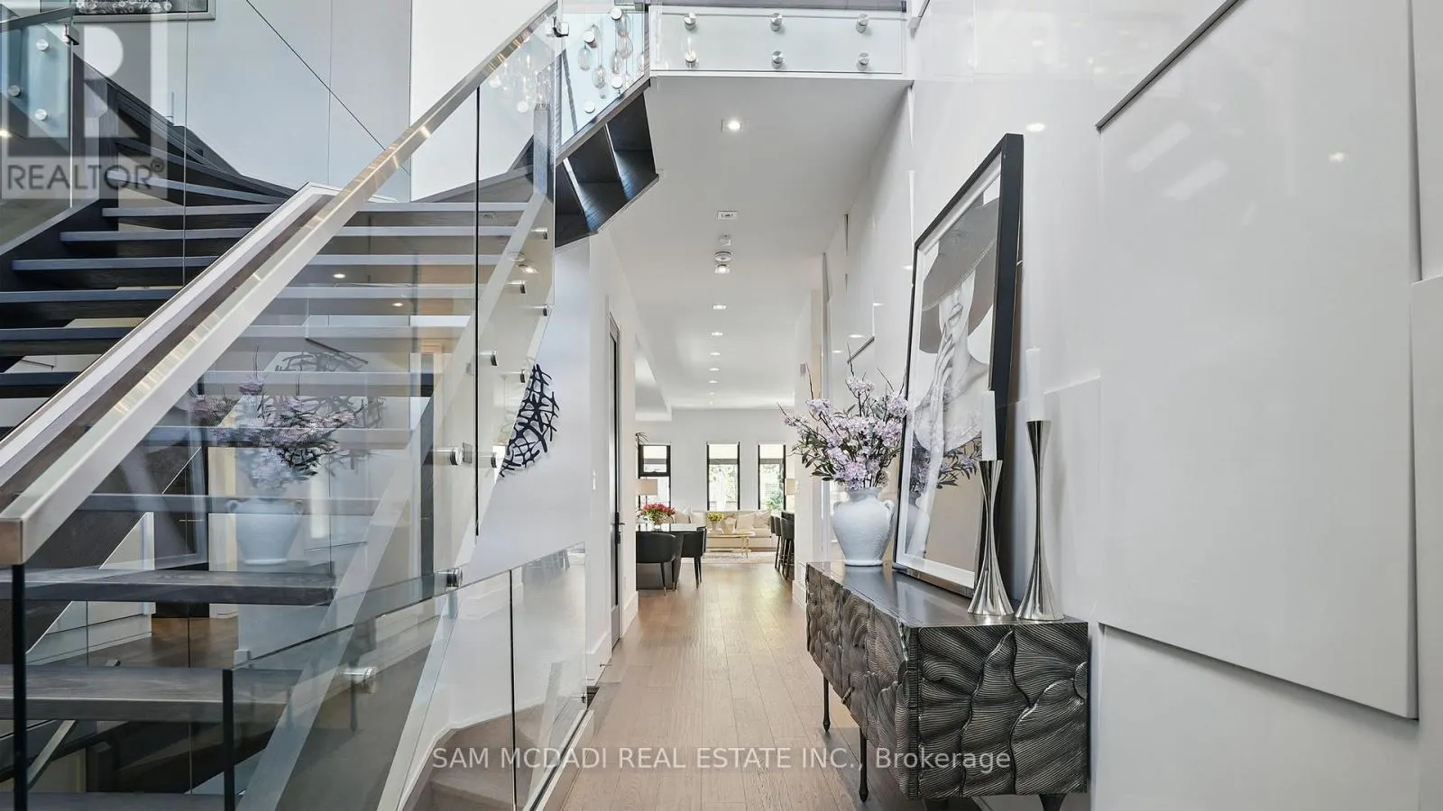 7B IROQUOIS AVENUE