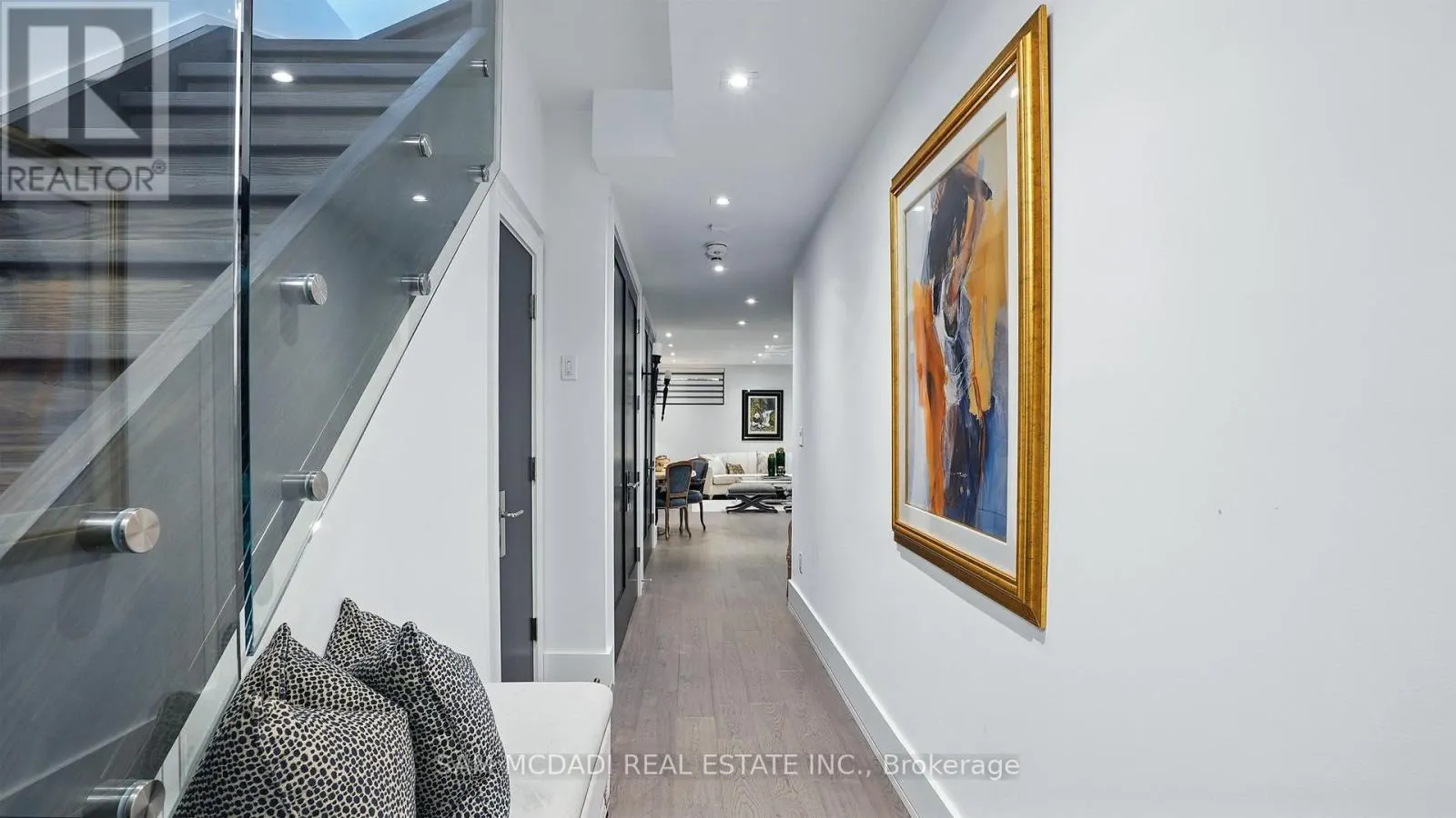 7B IROQUOIS AVENUE