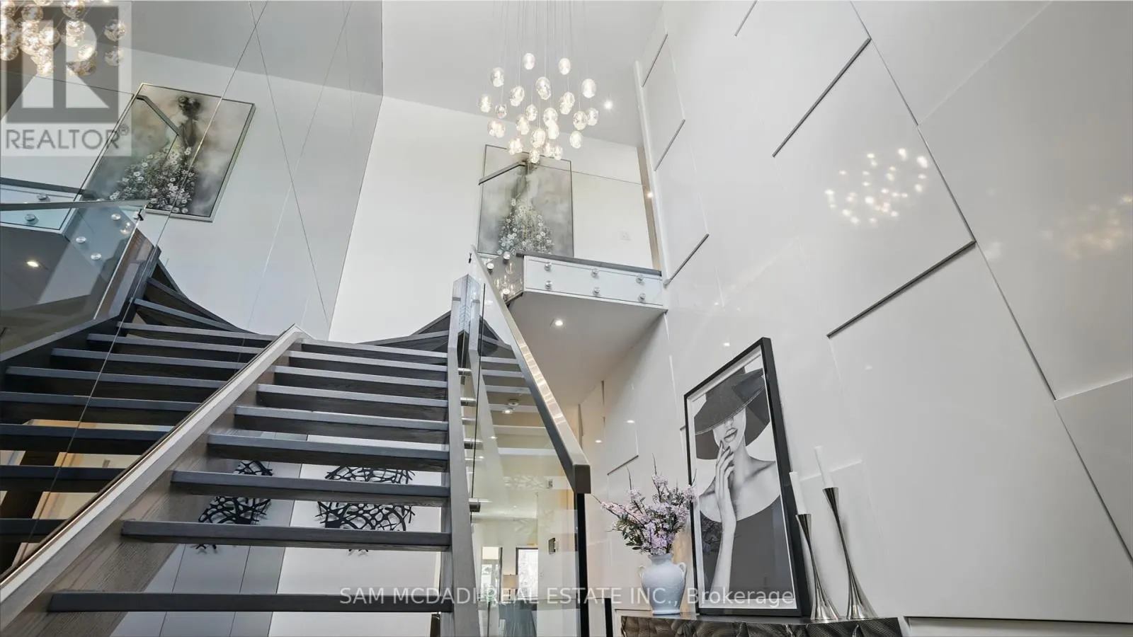 7B IROQUOIS AVENUE