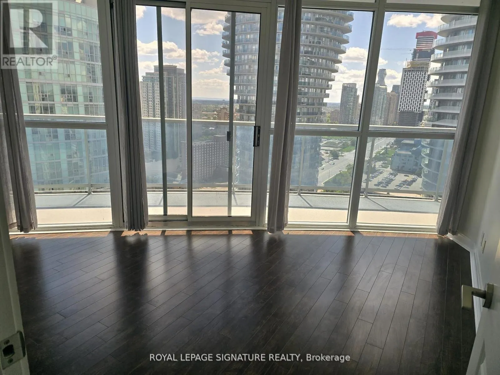 2806 - 80 ABSOLUTE AVENUE
