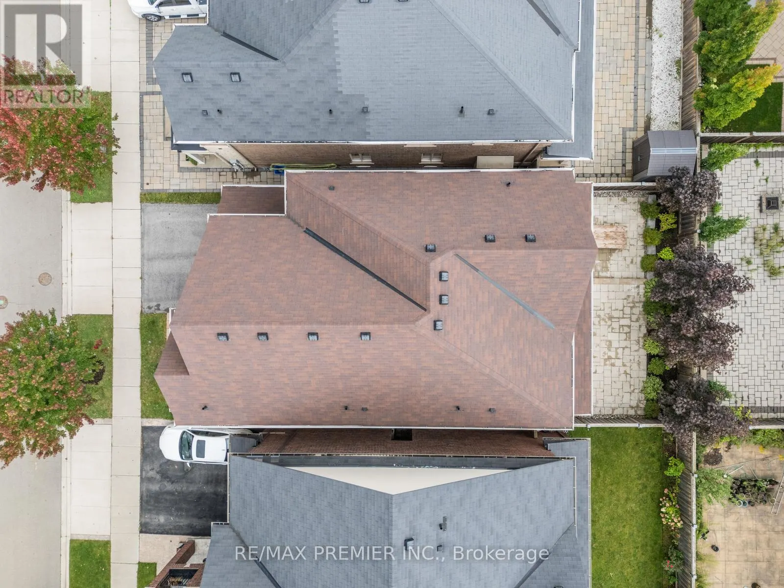 71 HOEY CRESCENT