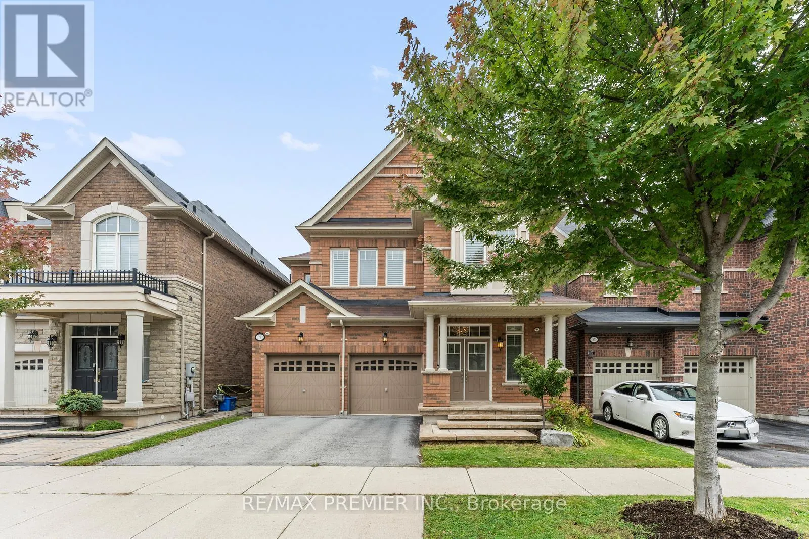 71 HOEY CRESCENT