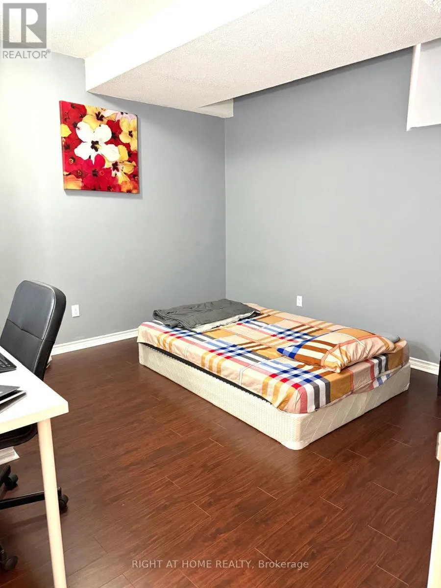 11 ALAMOSA COURT
