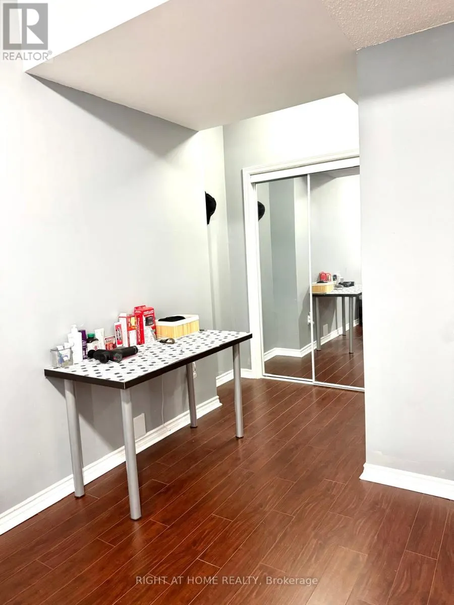 11 ALAMOSA COURT