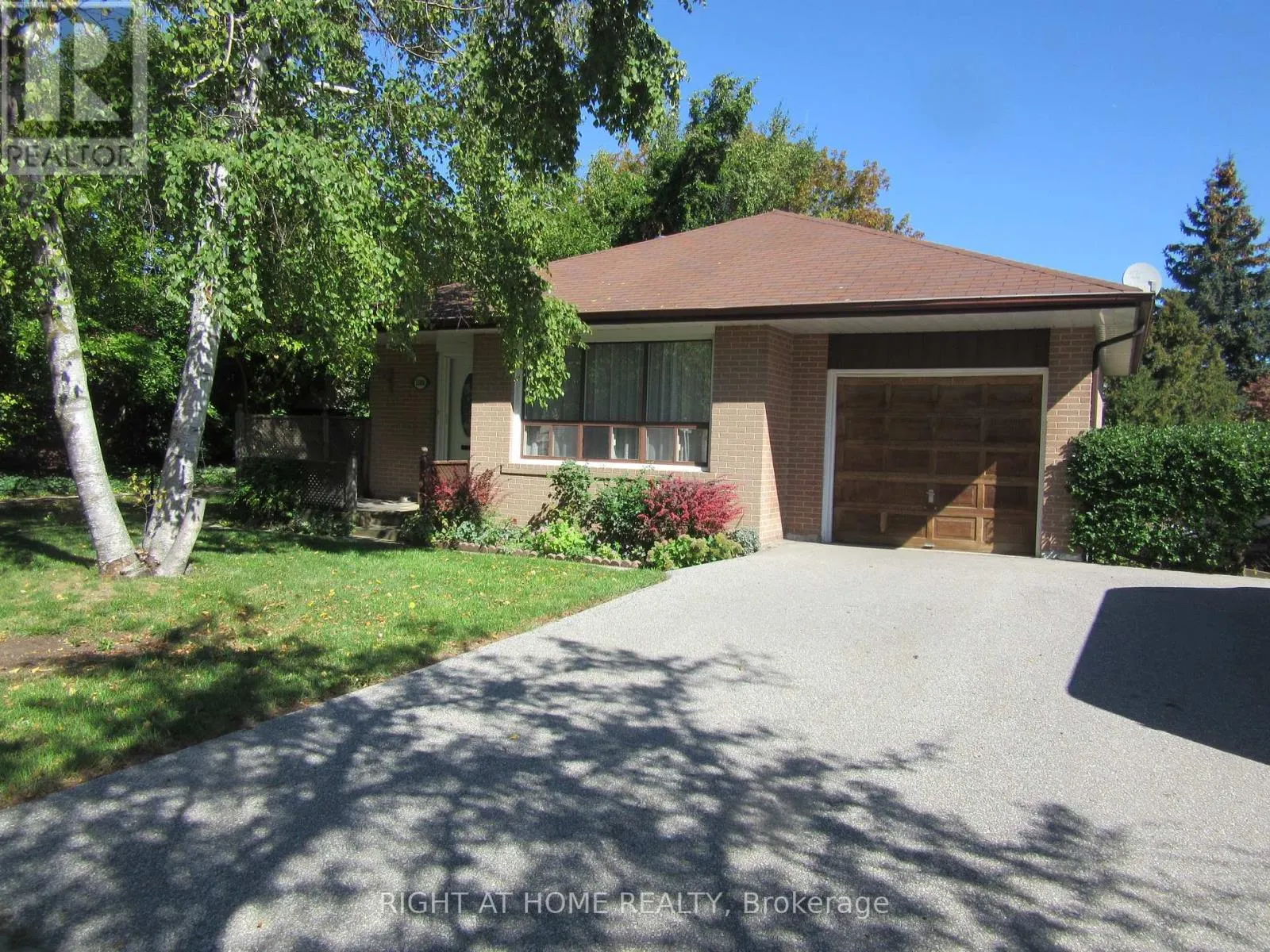 1588 HOBBS CRESCENT