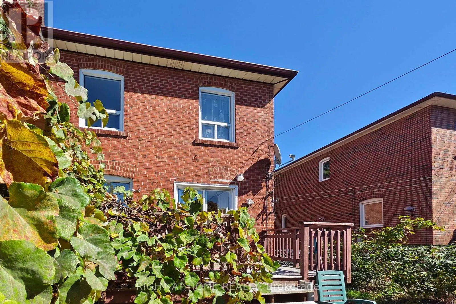 118 TREEVIEW DRIVE