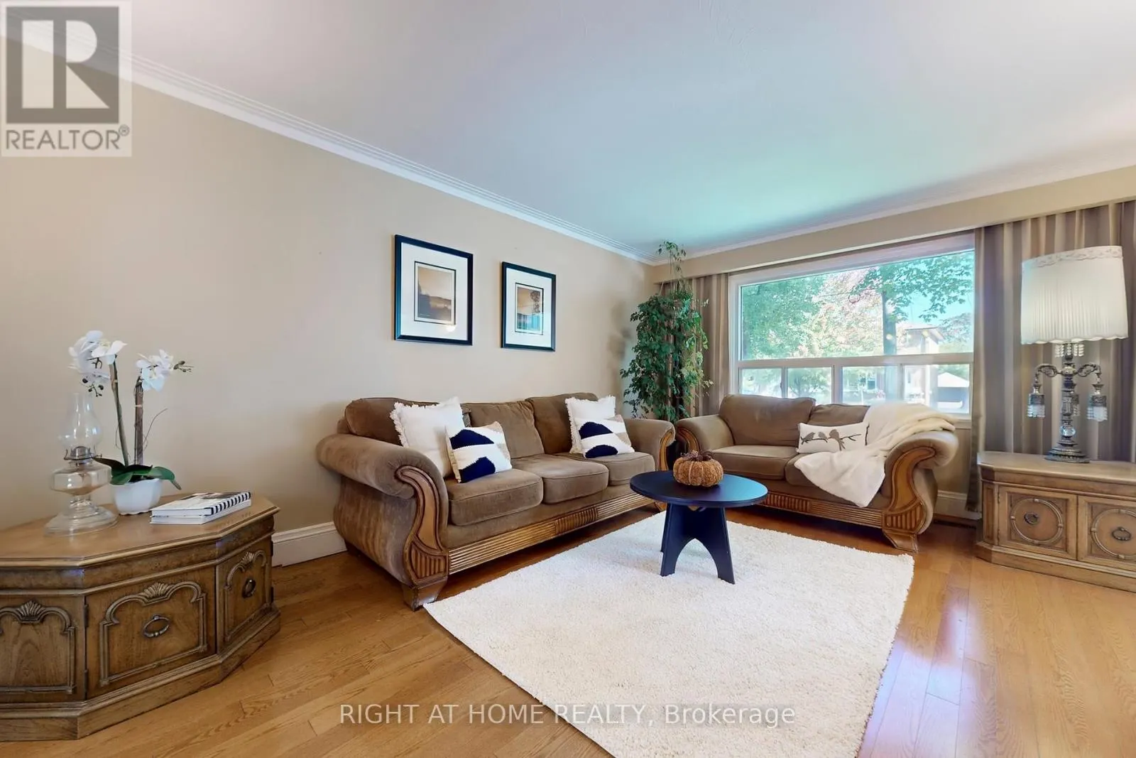 118 TREEVIEW DRIVE