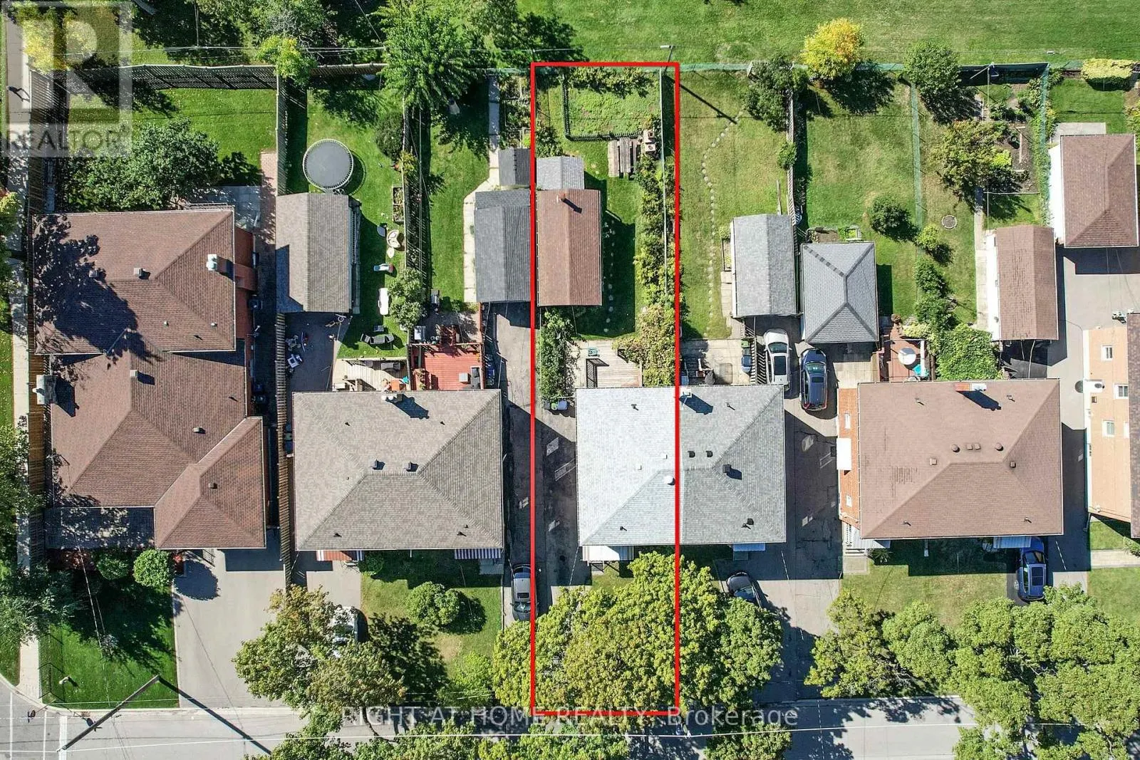 118 TREEVIEW DRIVE