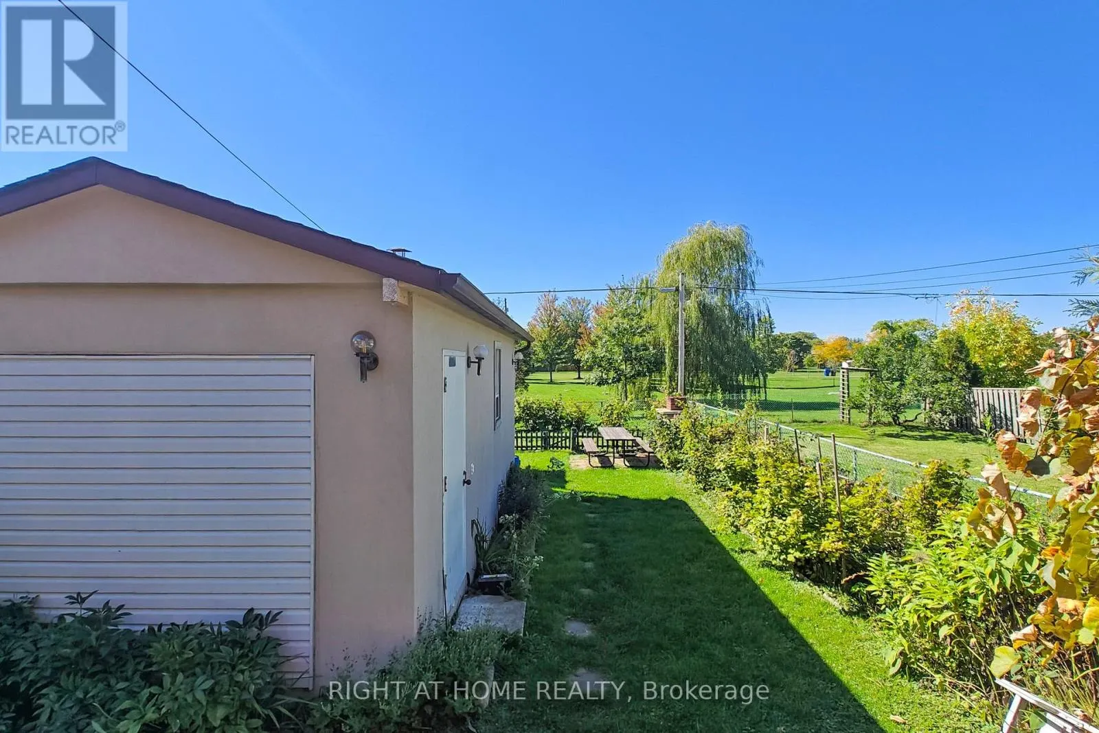 118 TREEVIEW DRIVE