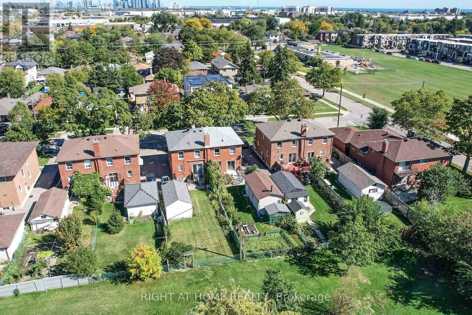 118 TREEVIEW DRIVE