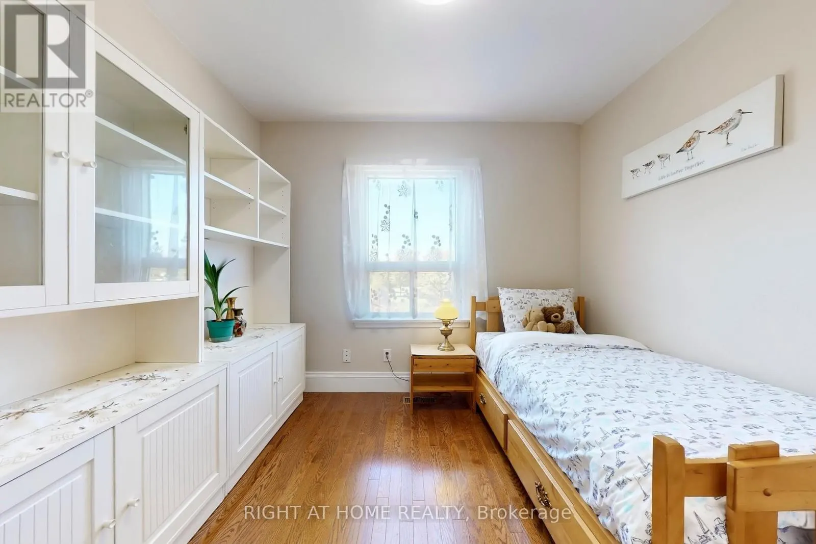 118 TREEVIEW DRIVE