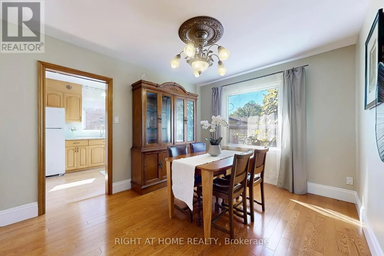 118 TREEVIEW DRIVE