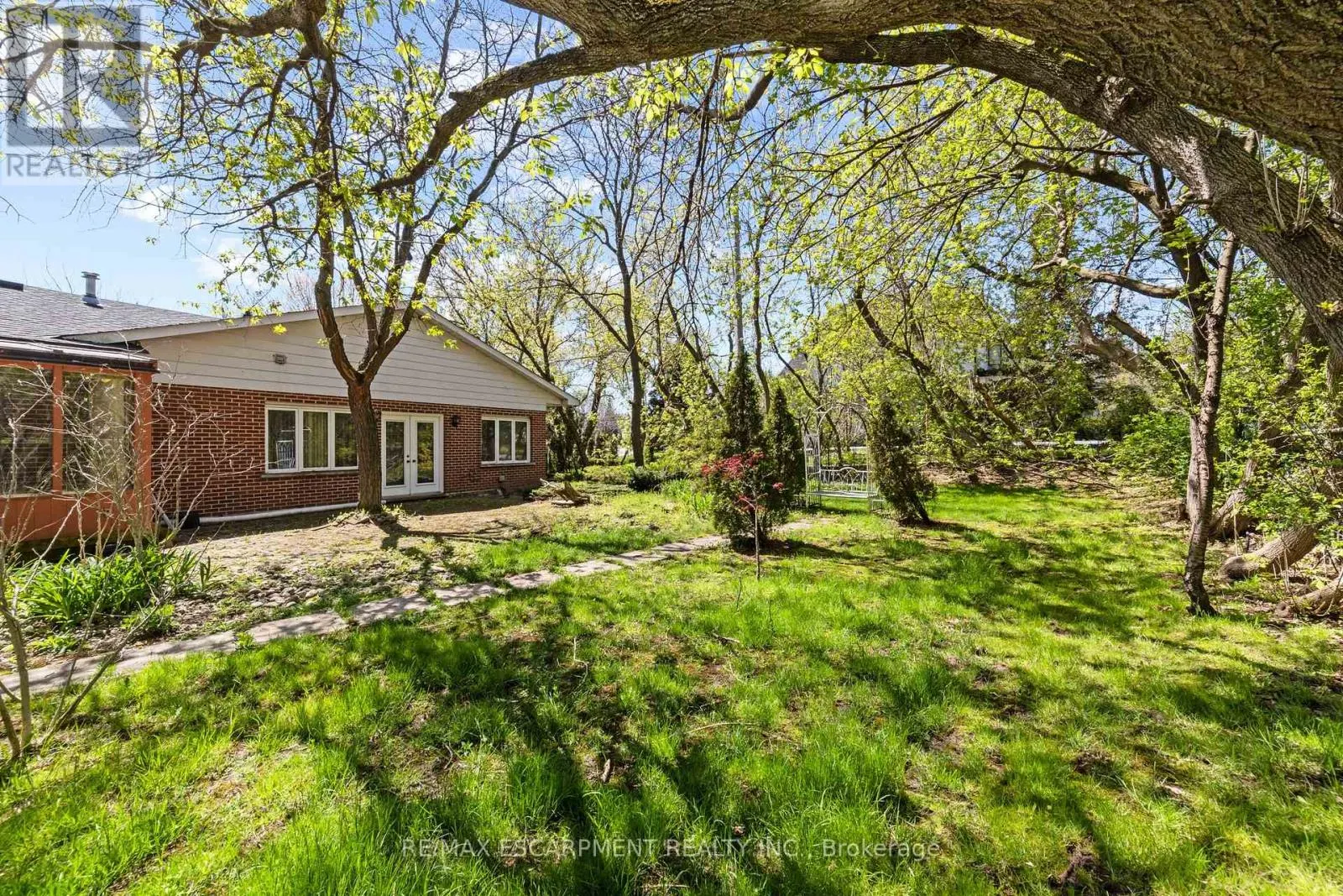 1411 BEAUFORT DRIVE