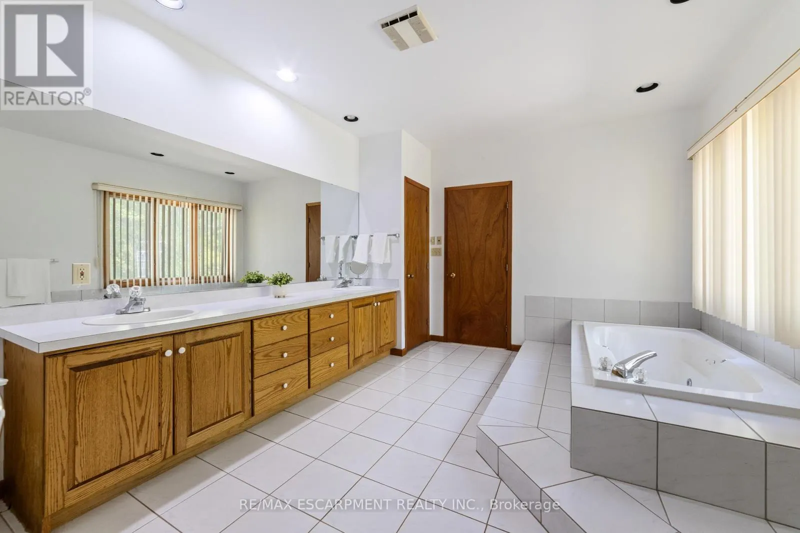 1411 BEAUFORT DRIVE