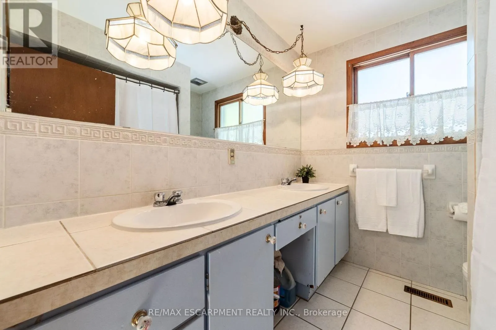 1411 BEAUFORT DRIVE