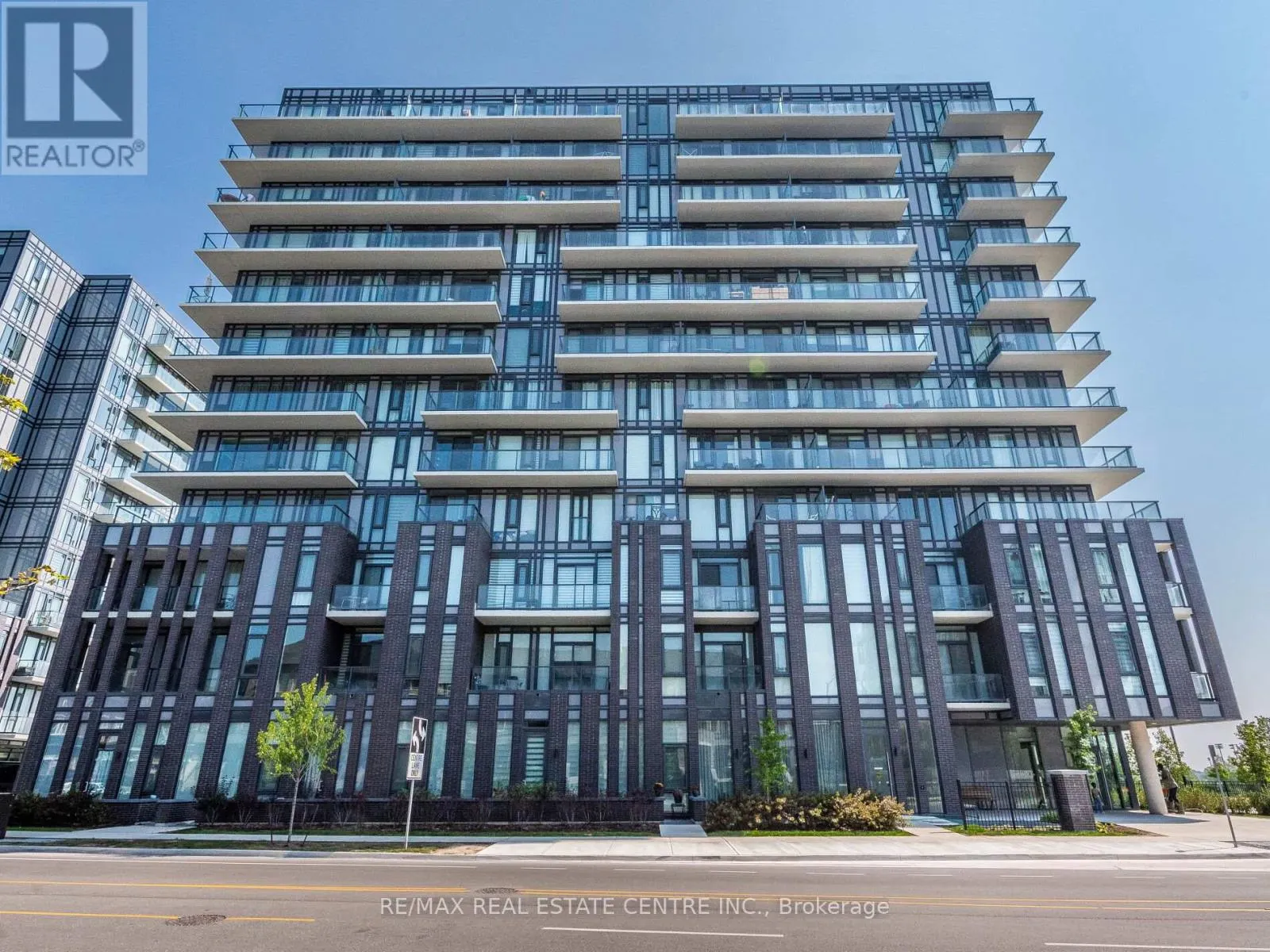 211 - 215 VETERANS DRIVE