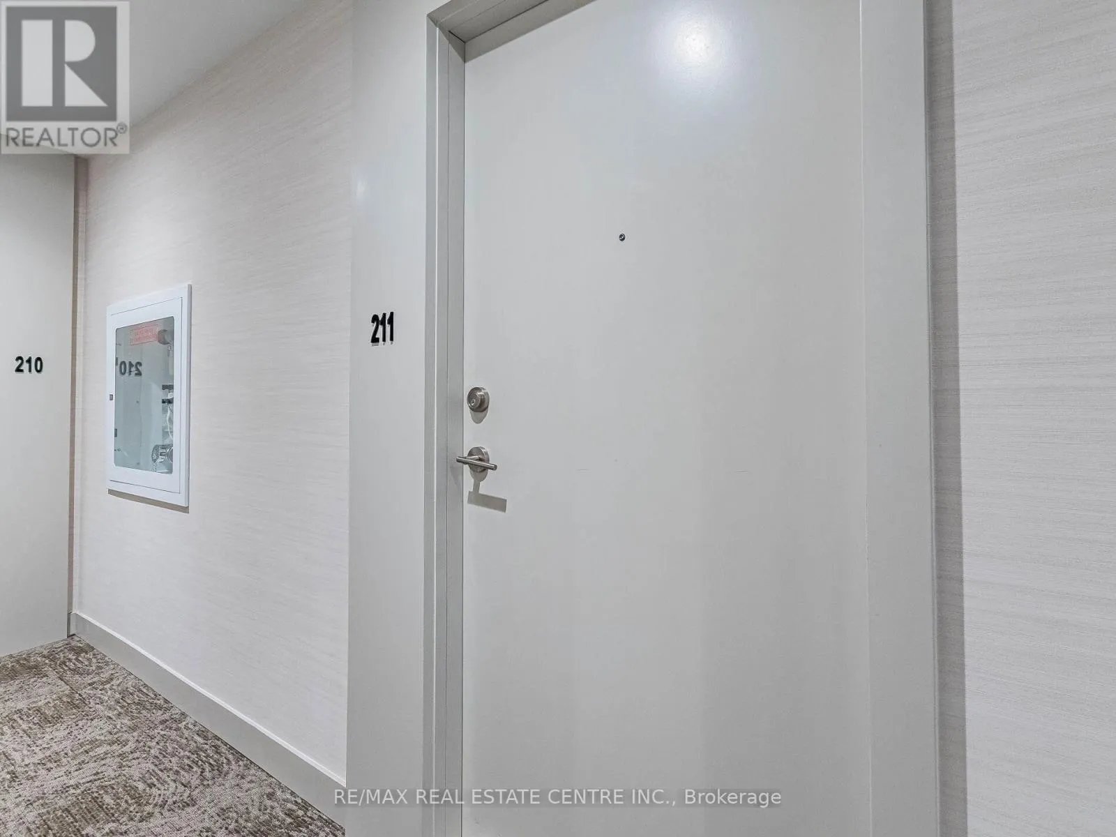 211 - 215 VETERANS DRIVE
