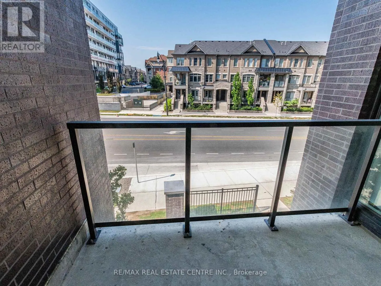211 - 215 VETERANS DRIVE