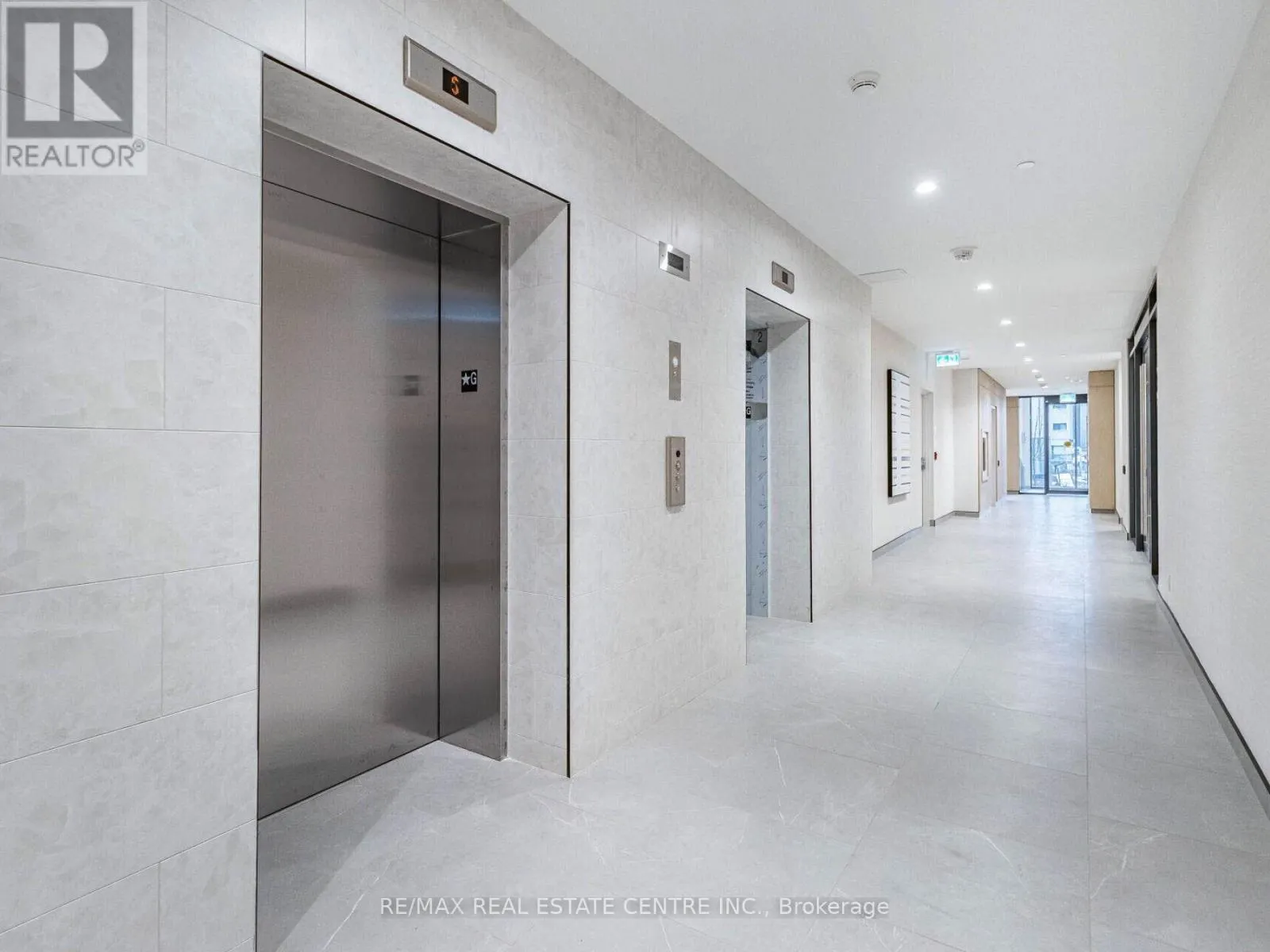 211 - 215 VETERANS DRIVE