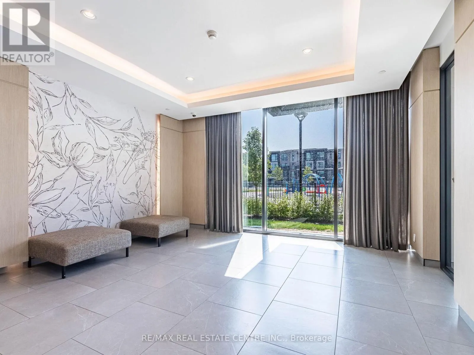 211 - 215 VETERANS DRIVE