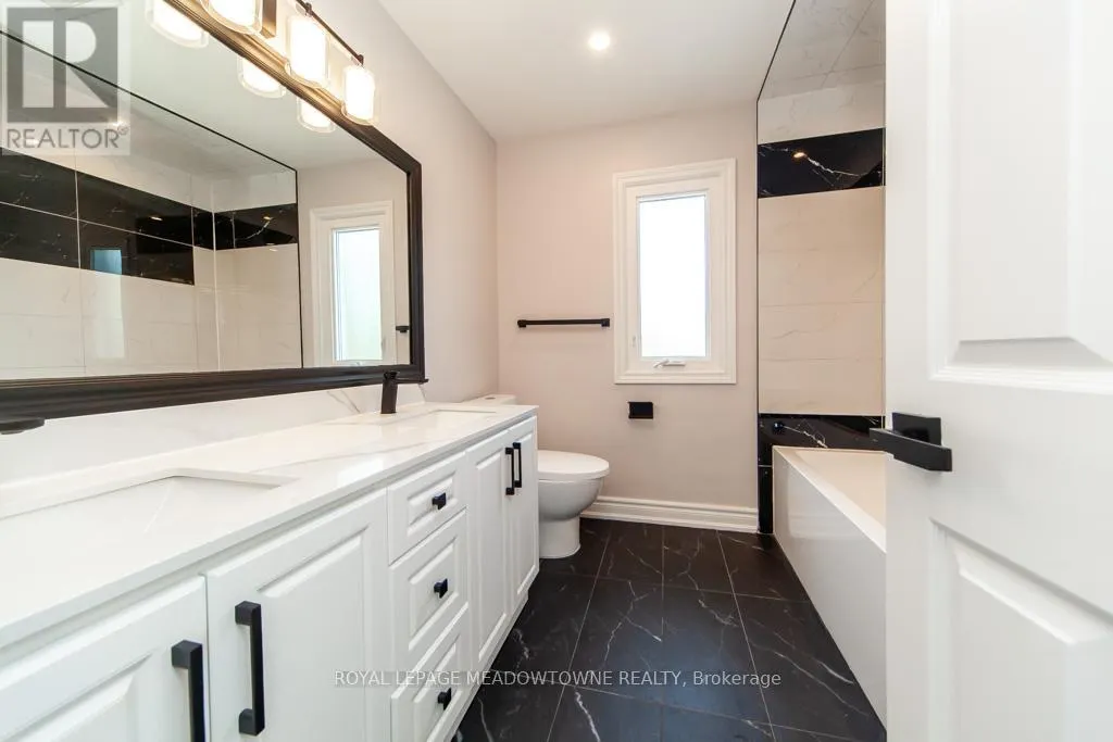 328 BRISTOL ROAD W