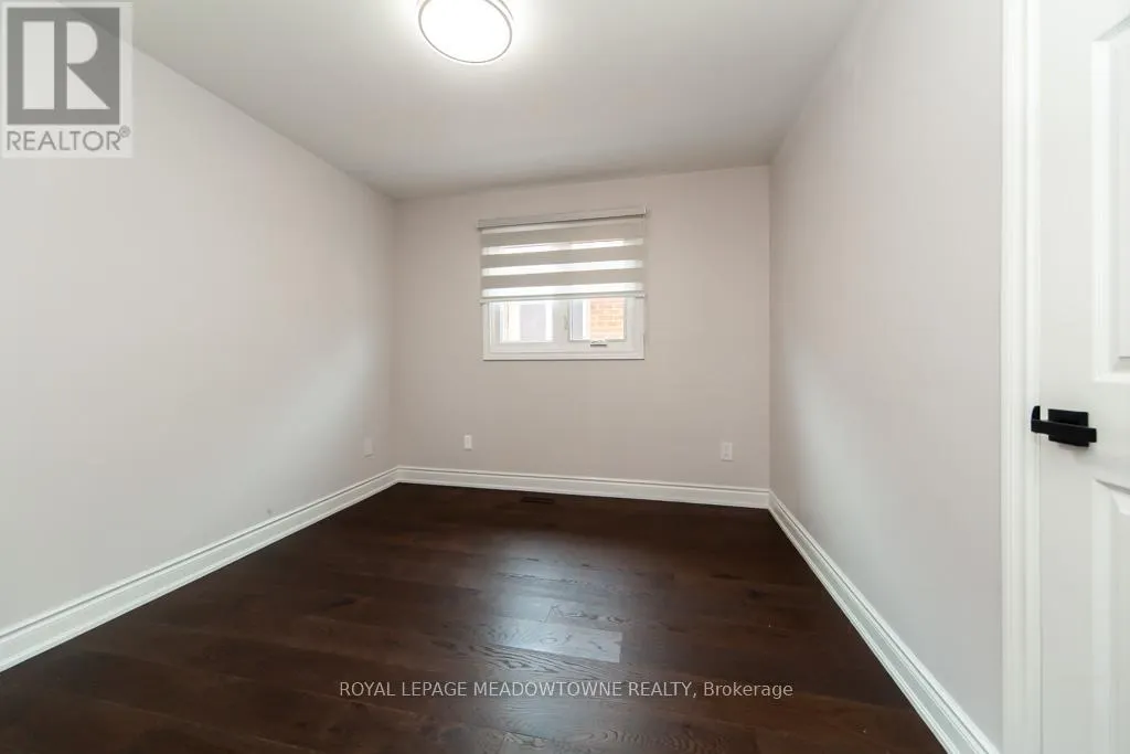 328 BRISTOL ROAD W