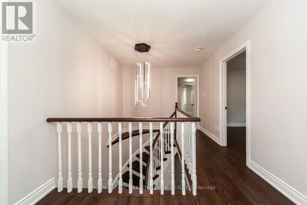 328 BRISTOL ROAD W