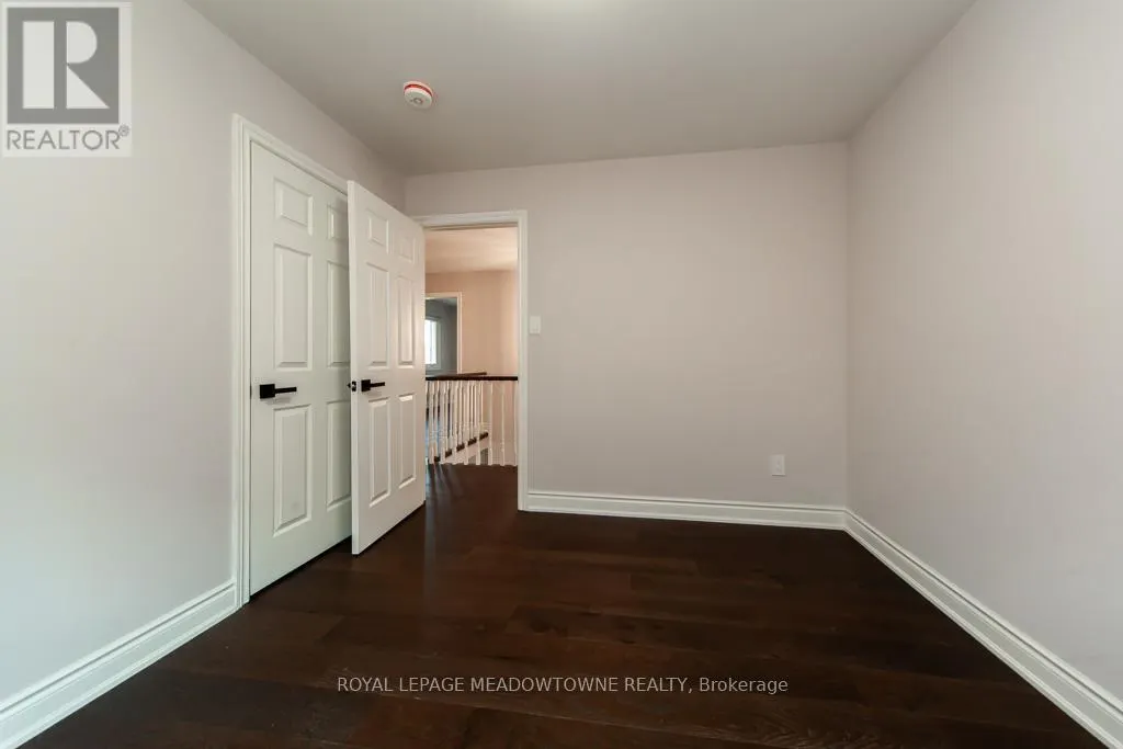 328 BRISTOL ROAD W