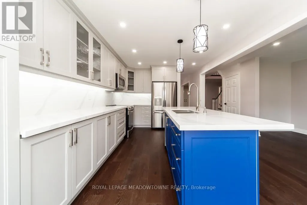 328 BRISTOL ROAD W