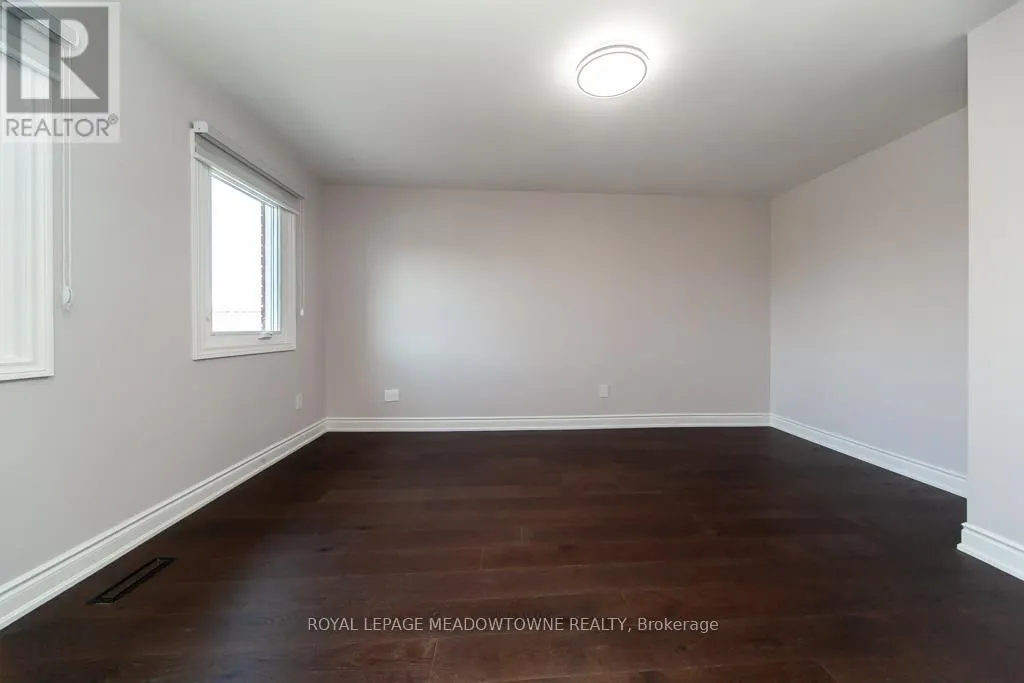328 BRISTOL ROAD W