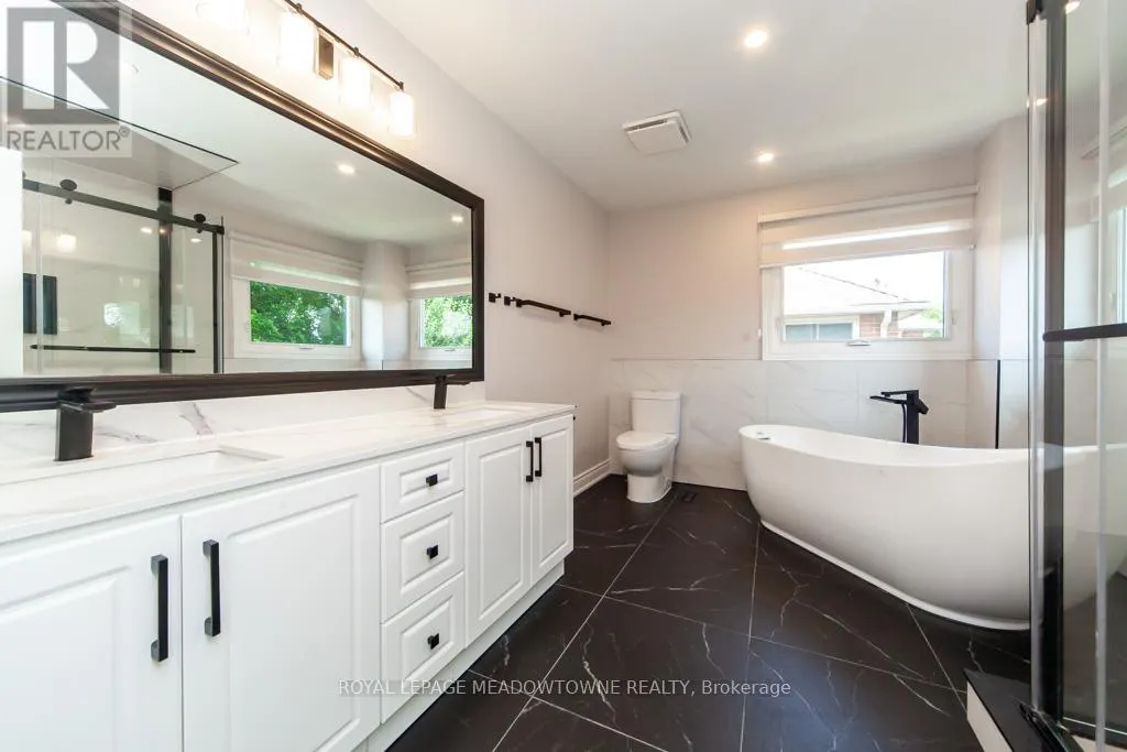 328 BRISTOL ROAD W
