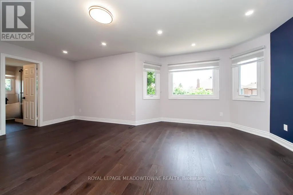 328 BRISTOL ROAD W