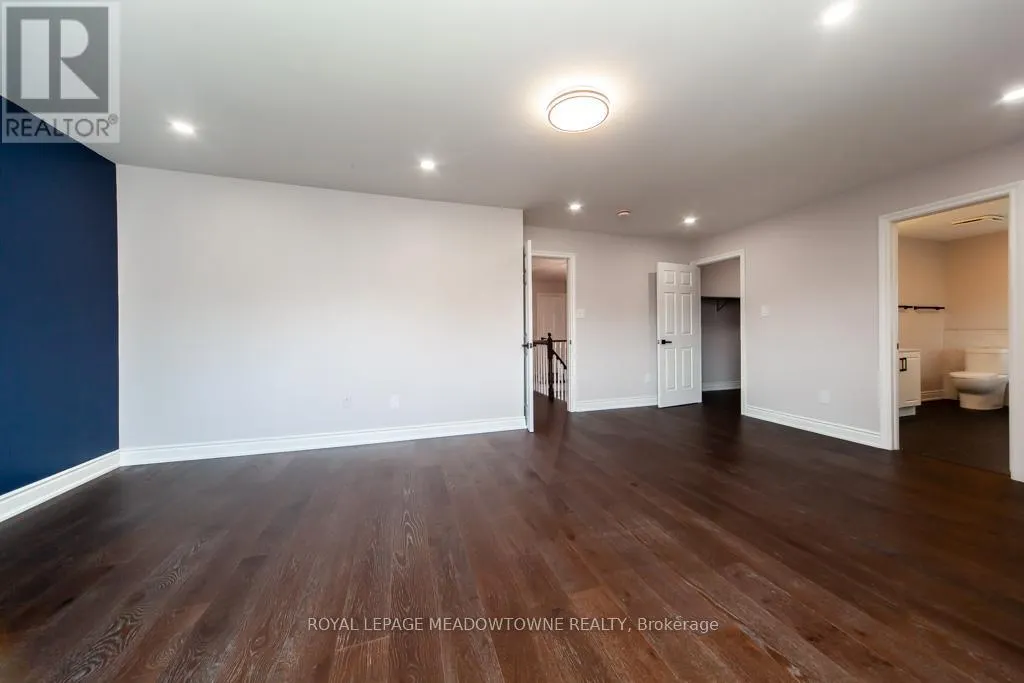 328 BRISTOL ROAD W